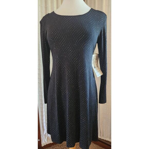 NWT Scarlet little black dress w silver sparkly threads - Picture 1 of 10